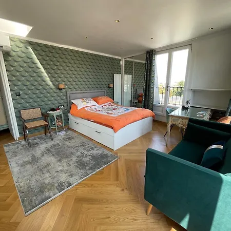 アパート Beautiful Terrace Invalides And Fireplace パリ