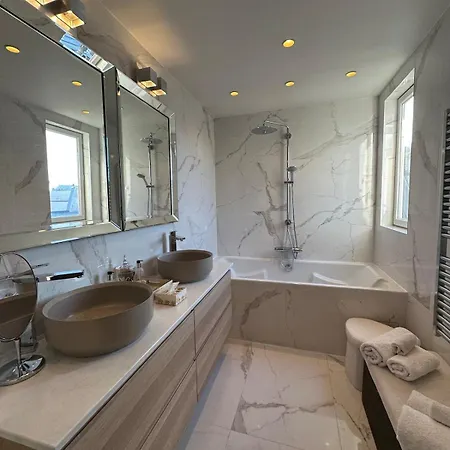 アパート Beautiful Terrace Invalides And Fireplace パリ