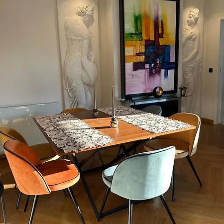 Beautiful Terrace Invalides And Fireplace アパート